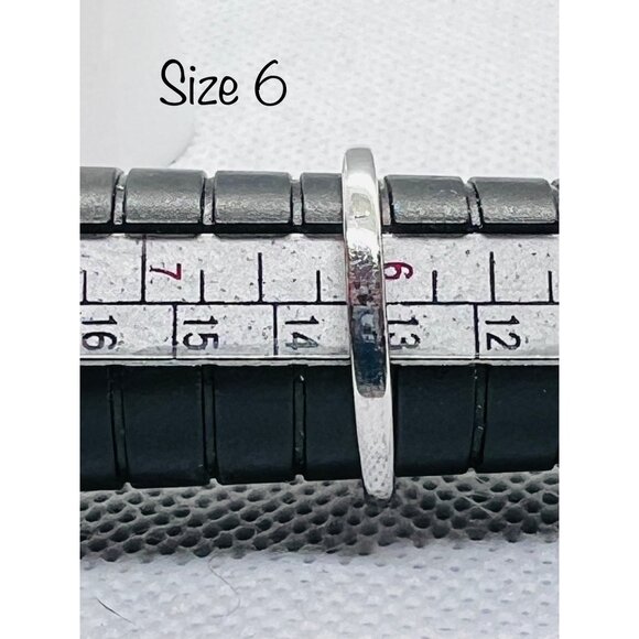 Ring Bomb Party Ring, size 6, NWOT, gray stone silver color band - Picture 5 of 7